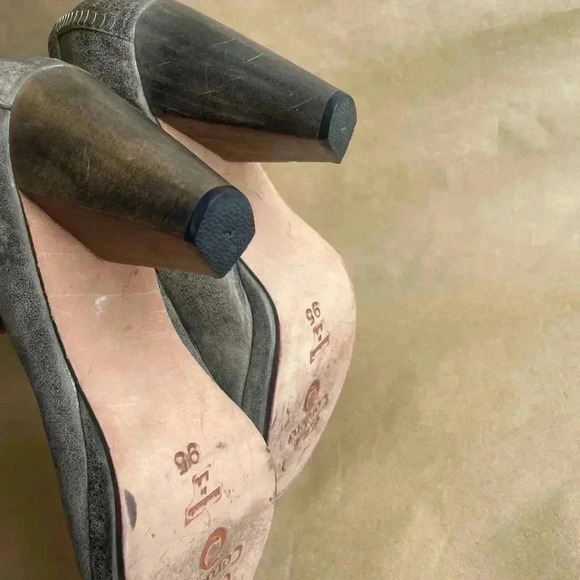 Calleen Cordero Studded Peep Toe Block Heels Leather 9.5 EUC. - Picture 7 of 9